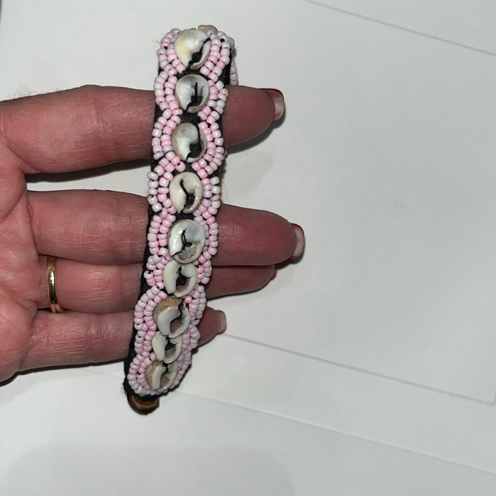 Puka shell light pink bracelet